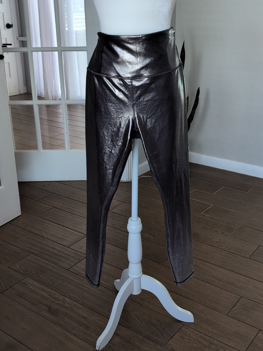 Athleta Silver Metallic Leggings Yoga Pants Large - Picture 4 of 9